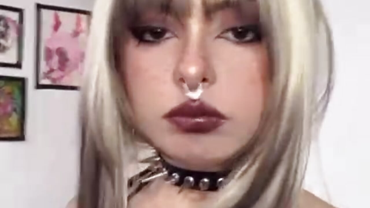 Me 💜 - video by sahoryuwu_ cam model