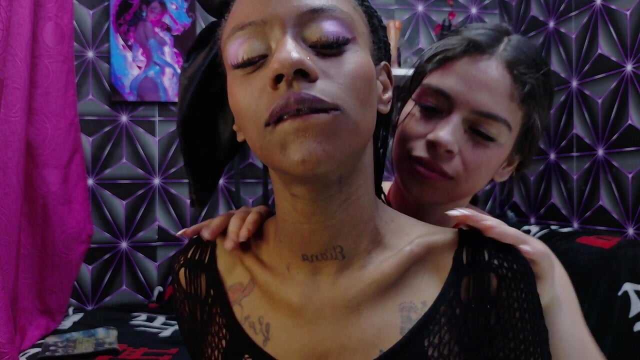 welcome 🙈🥵 - video by emilygrooe cam model