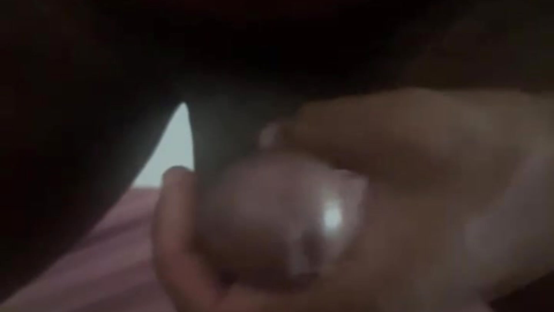 Footjob avec une grosse queue