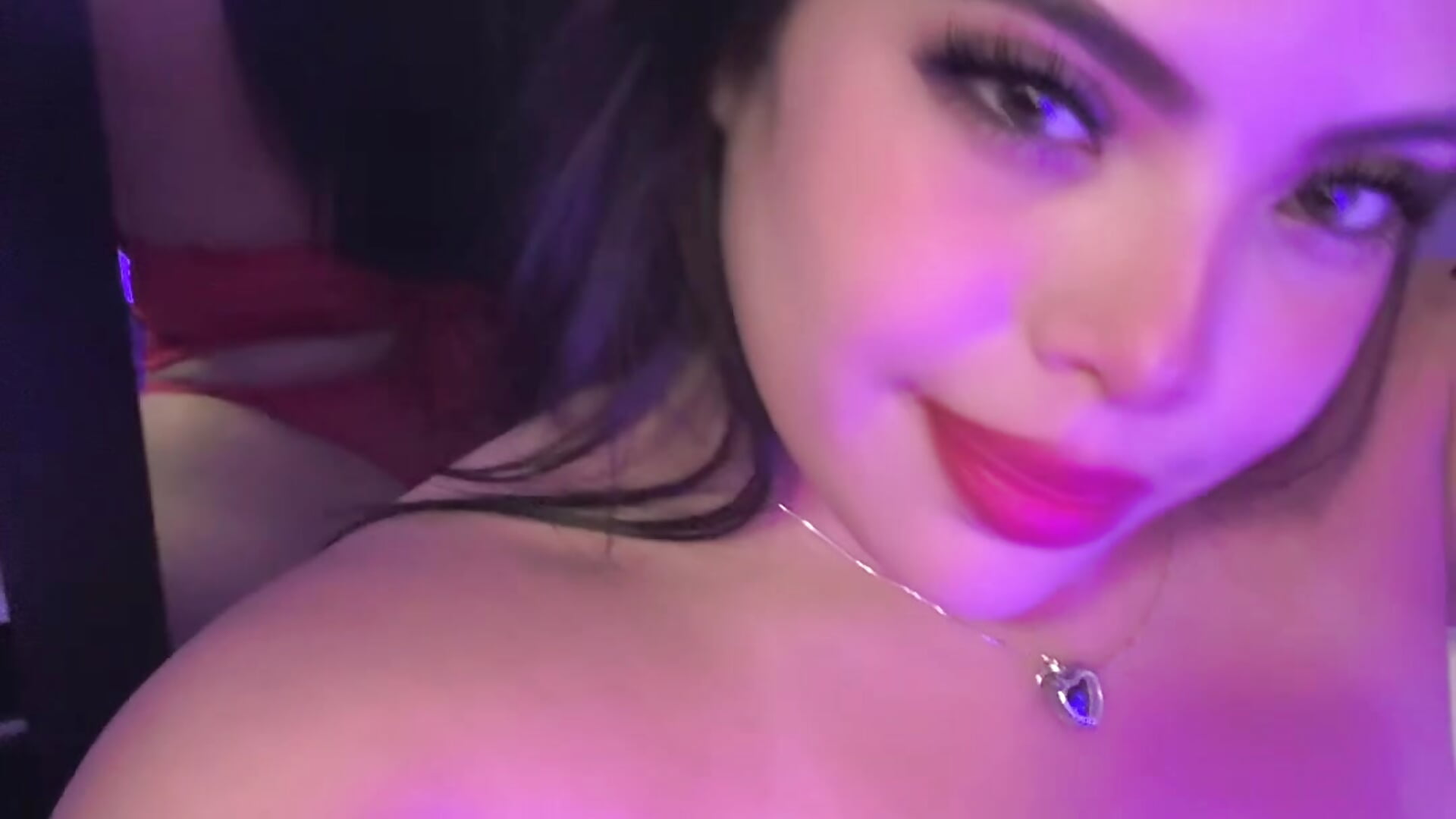 ❤️ - video by Ari_coleman cam model