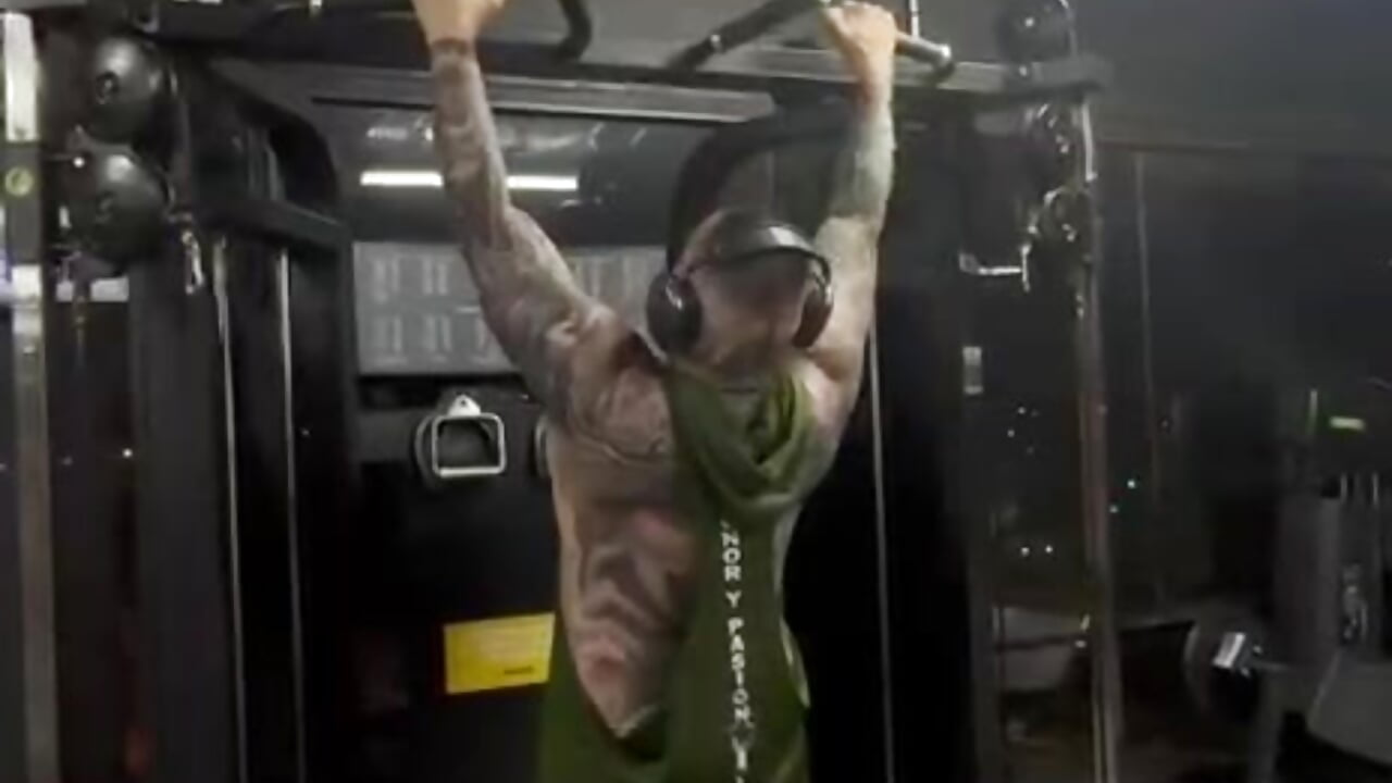 I train hard - video by VenomHeat cam model