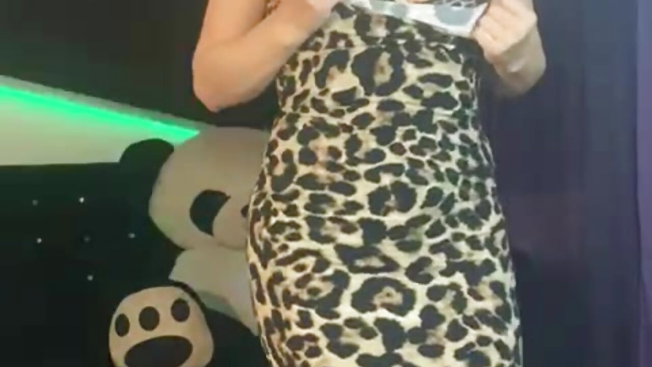 I love the salsa 😍😍😍 - video by blue_grey_ cam model