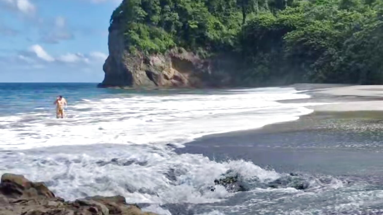 Skinny dip - video od modelky/modela thenakedtraveler