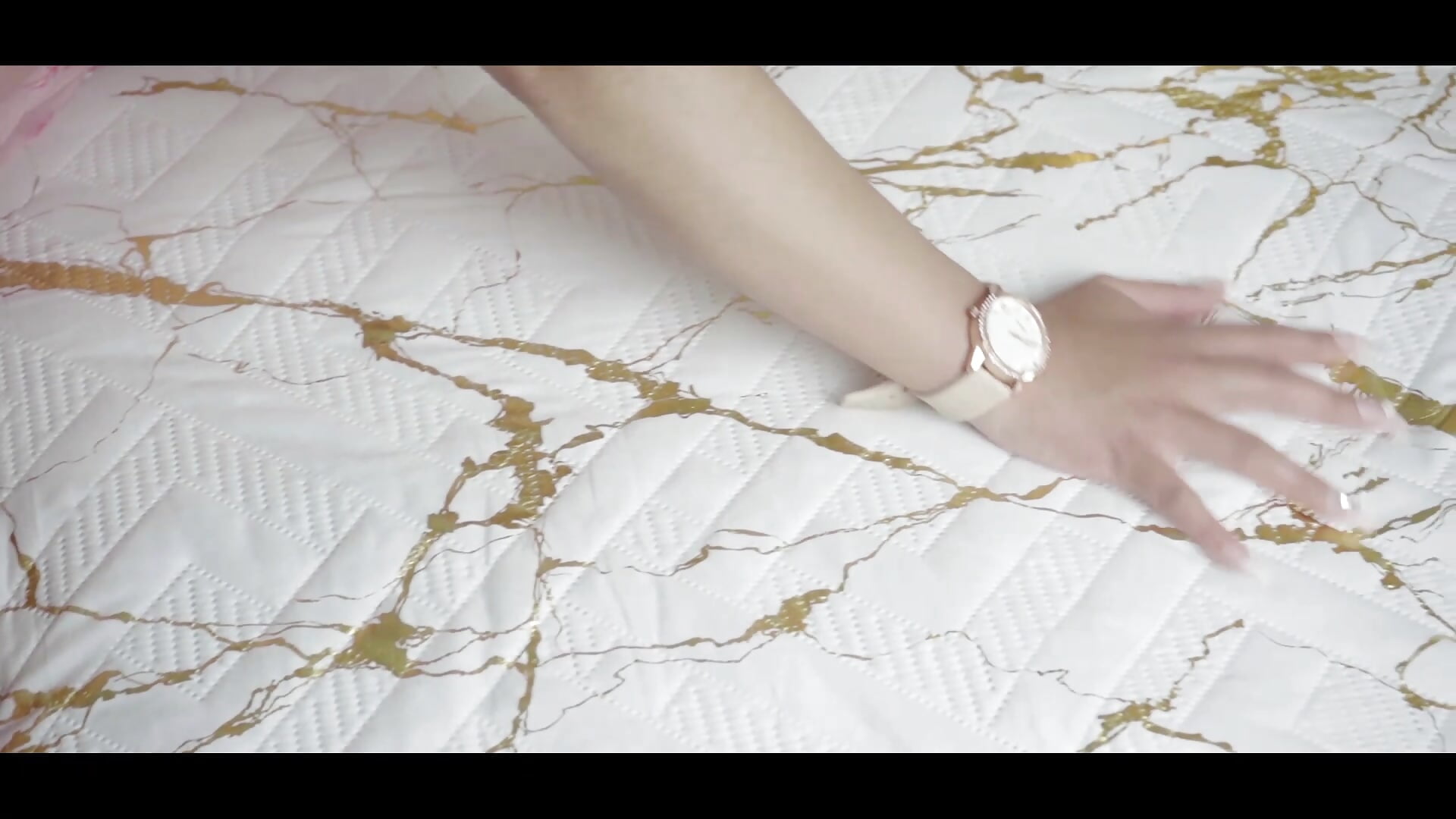 🤤 Between Caresses and Smiles: A Game of Seduction 💋 - video by Neko_pam cam model