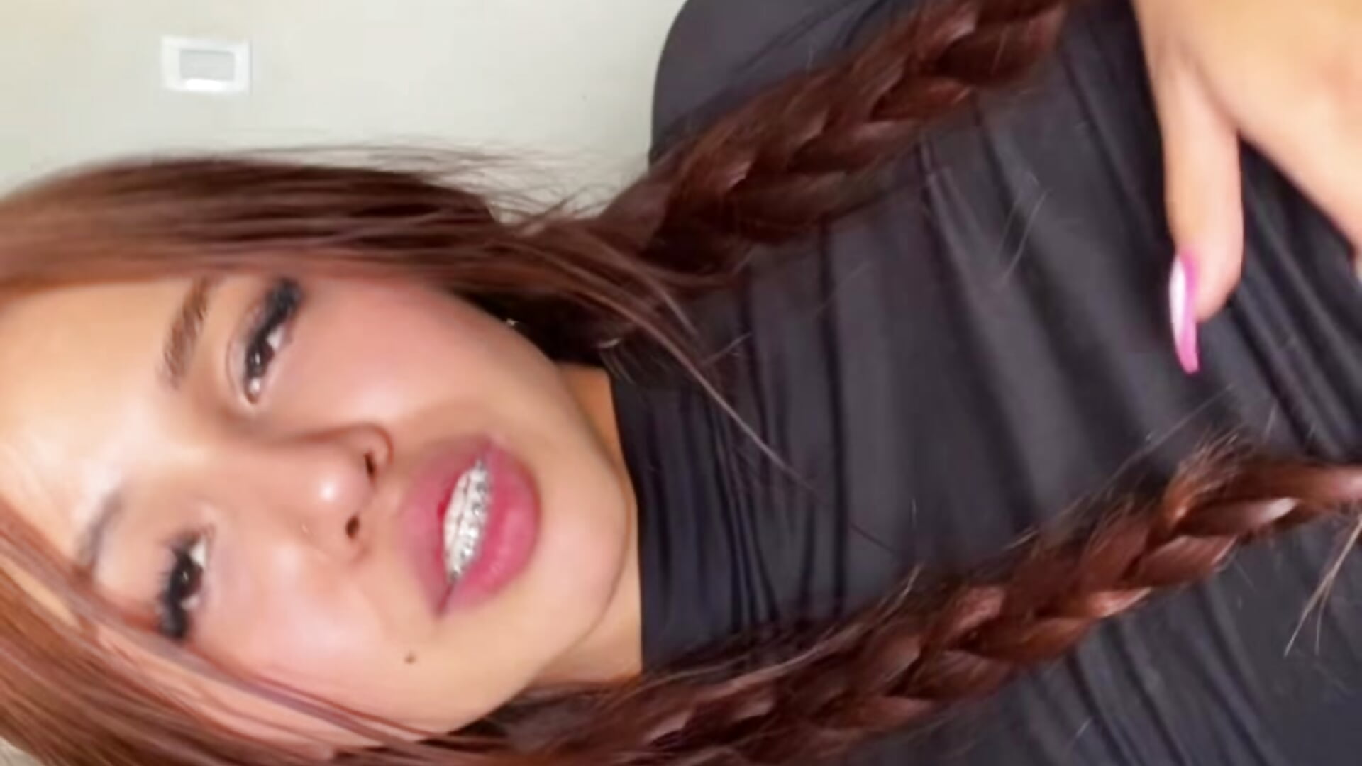 Small tits - clip cu BellaRooux model videochat