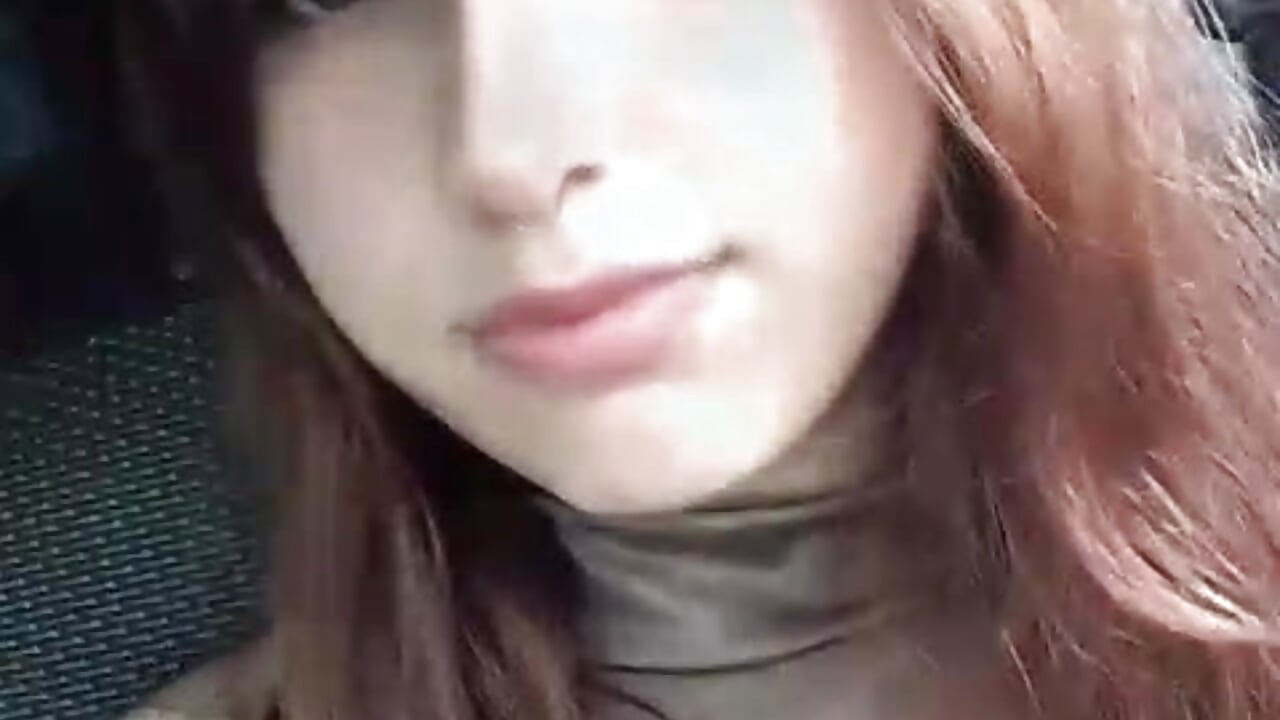 kiss - วิดีโอโดย Sophie-Rae