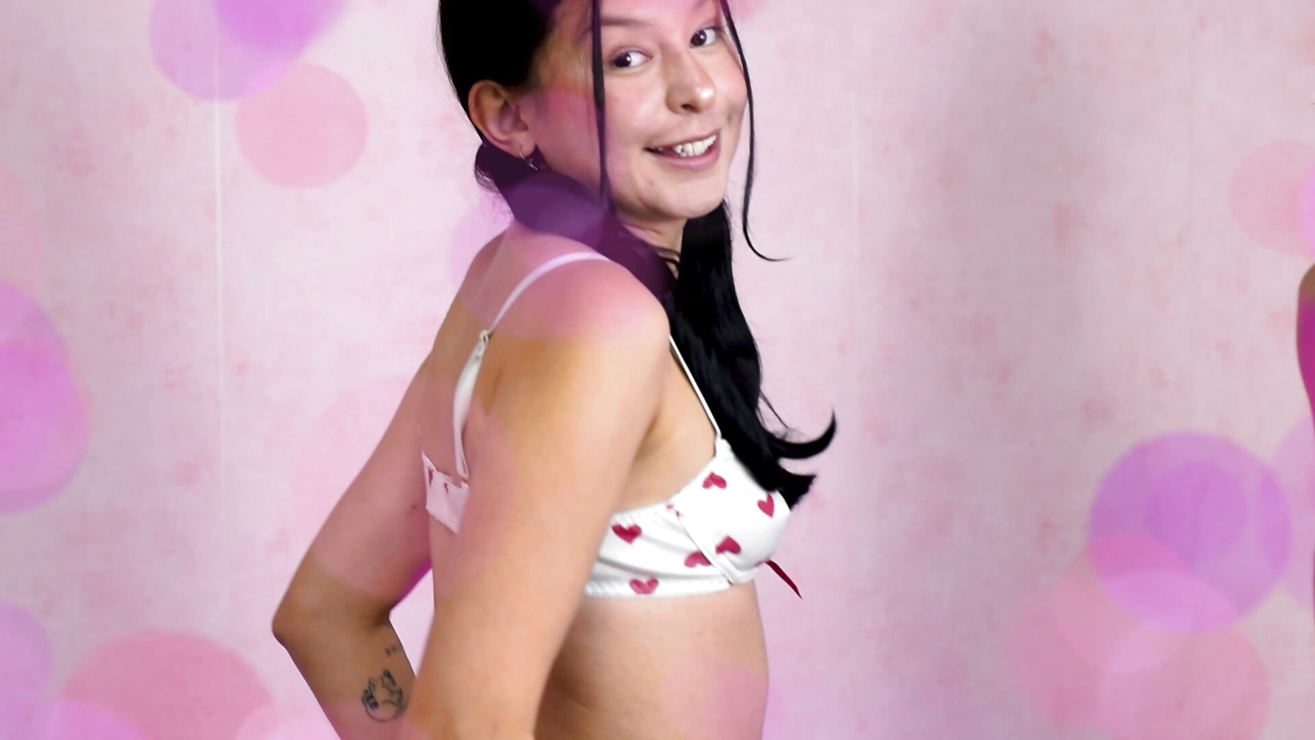 me ♥ - video by DyanaMoon22 cam model