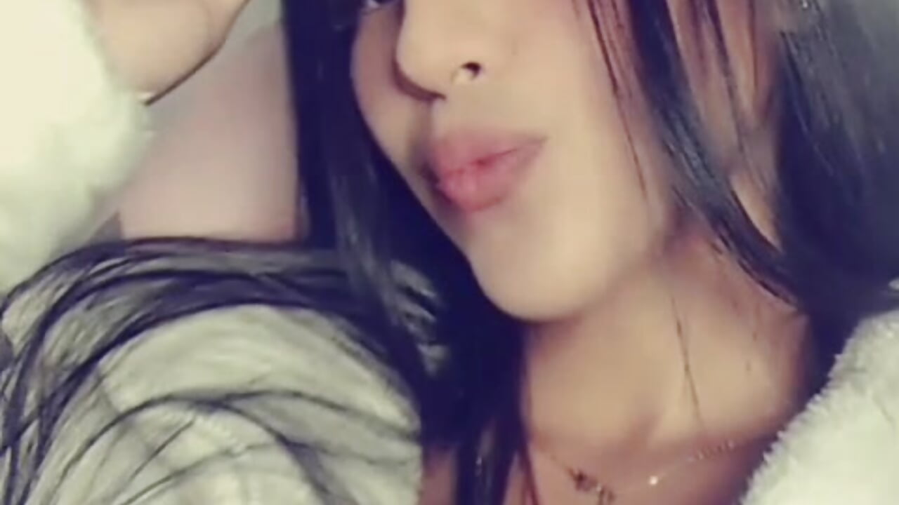 WhatsApp Video 2025-11-07 at 3,04,27 PM - video by alexandraclaire9 cam model