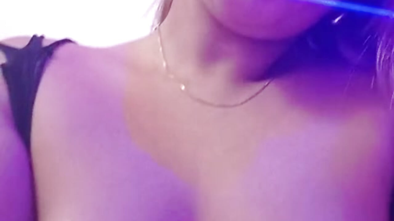 This is what happens when I miss you - video by MelodySanz cam model