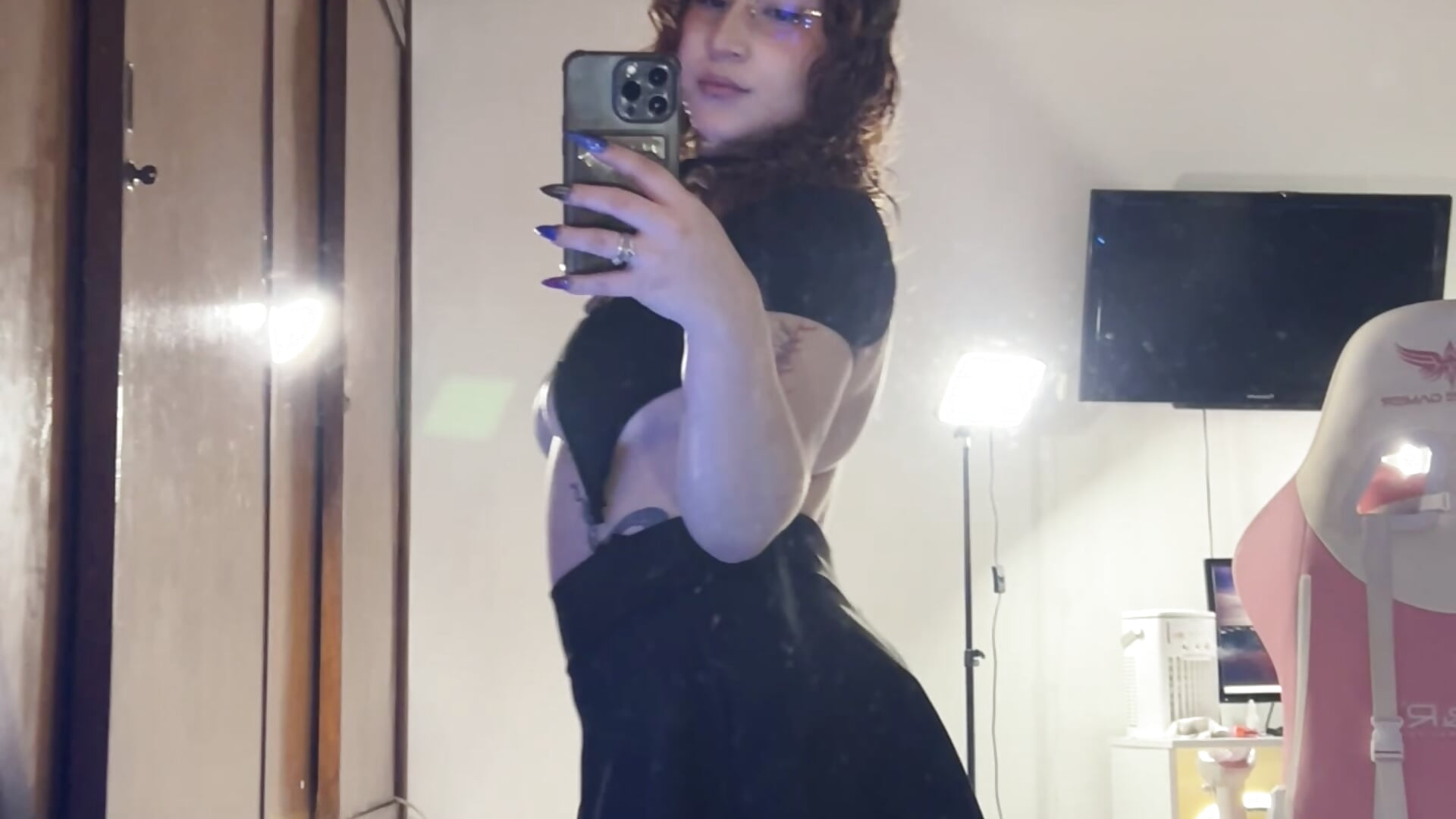 Feeling sexy 🙈💦 - video by PrincessManuelita cam model