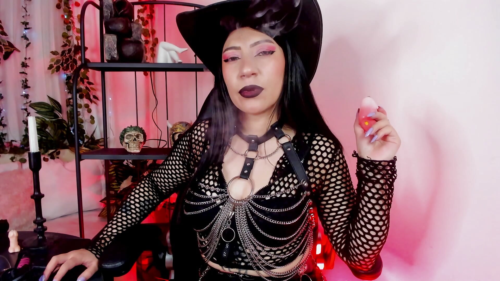 Today obey cowgirl ruls... - clip cu Halley_Ravenn model videochat
