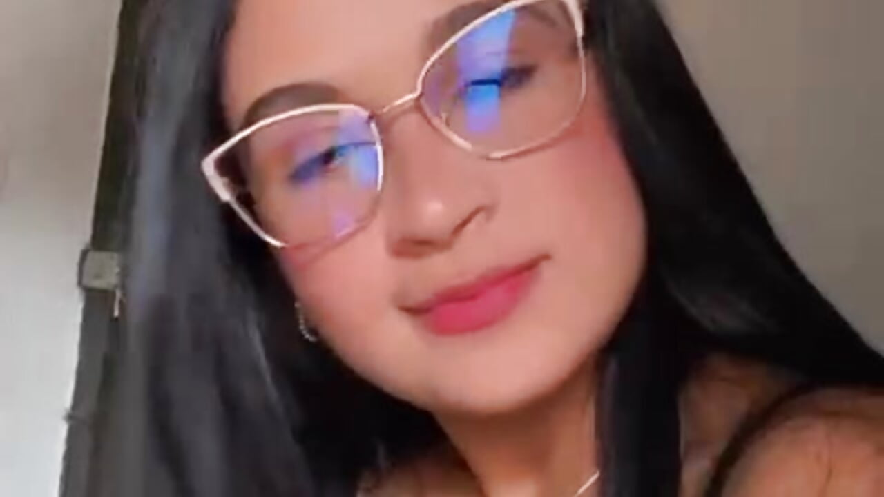 WhatsApp Video 2025-11-13 at 3,50,29 PM - vidéo du modèle de showcams PARKERTHOMPSON