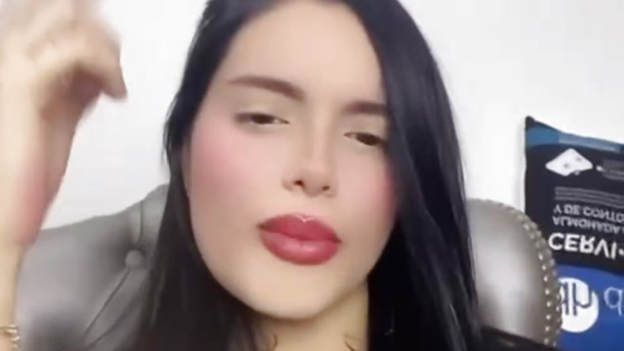 😇 - Angeline_smith1 adlı kamera modelinin videosu