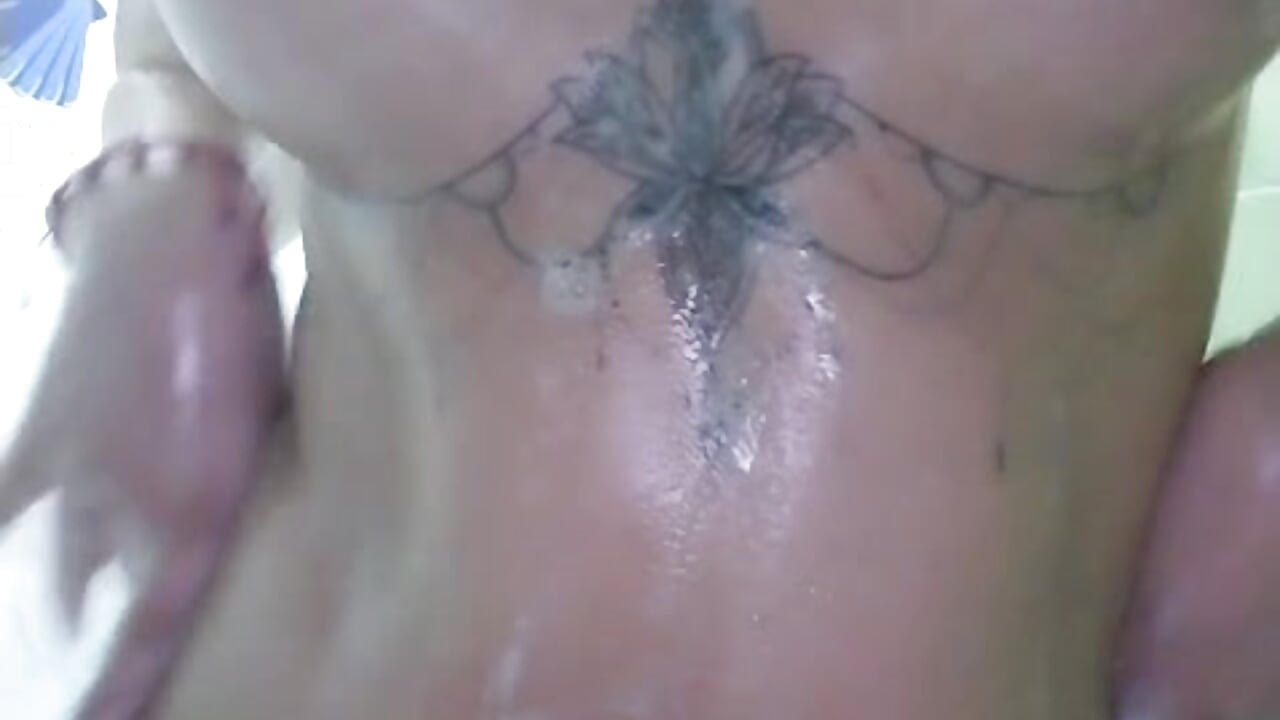 shower delicious 💦 - video by Yeeeiii cam model