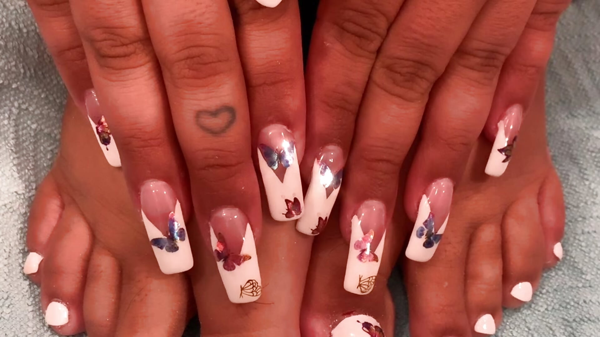 Do you like it? 🤍🦋 - video by BiigMAMA_2025 cam model