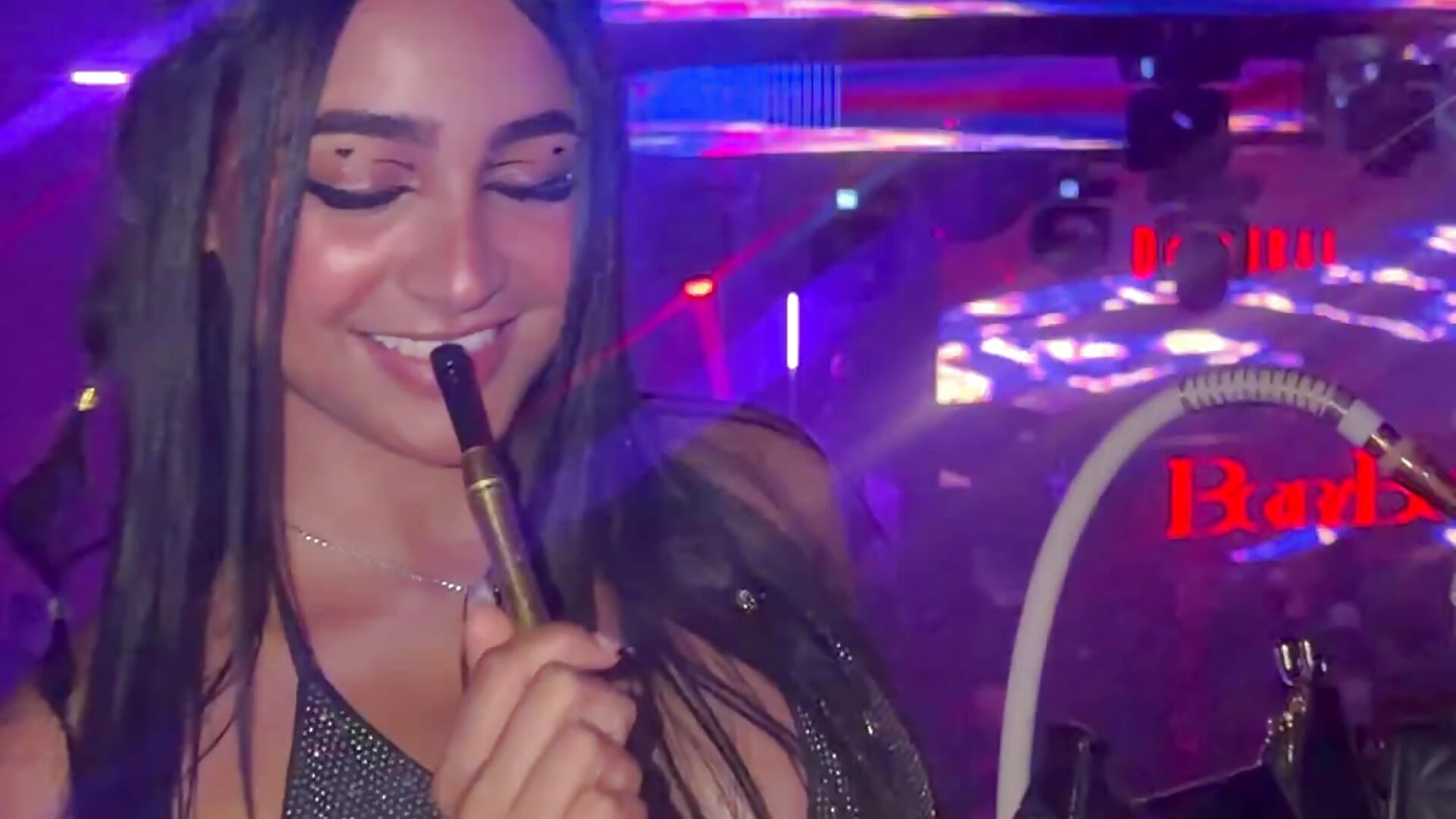 In the party - vídeo de la modelo de cam Ashlyrouxx