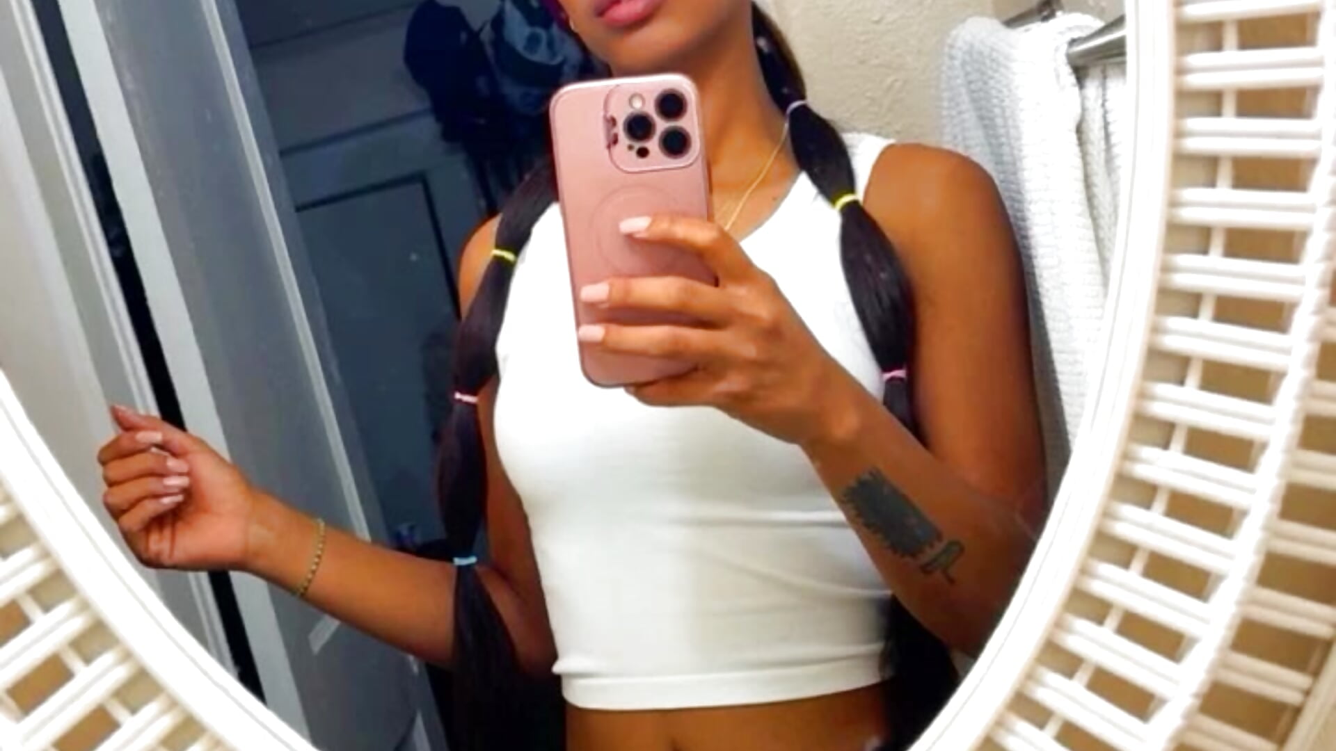 d5f55fca2b1a274c693d3dd9a0aaf485.mp4 - video by Perraloka15 cam model