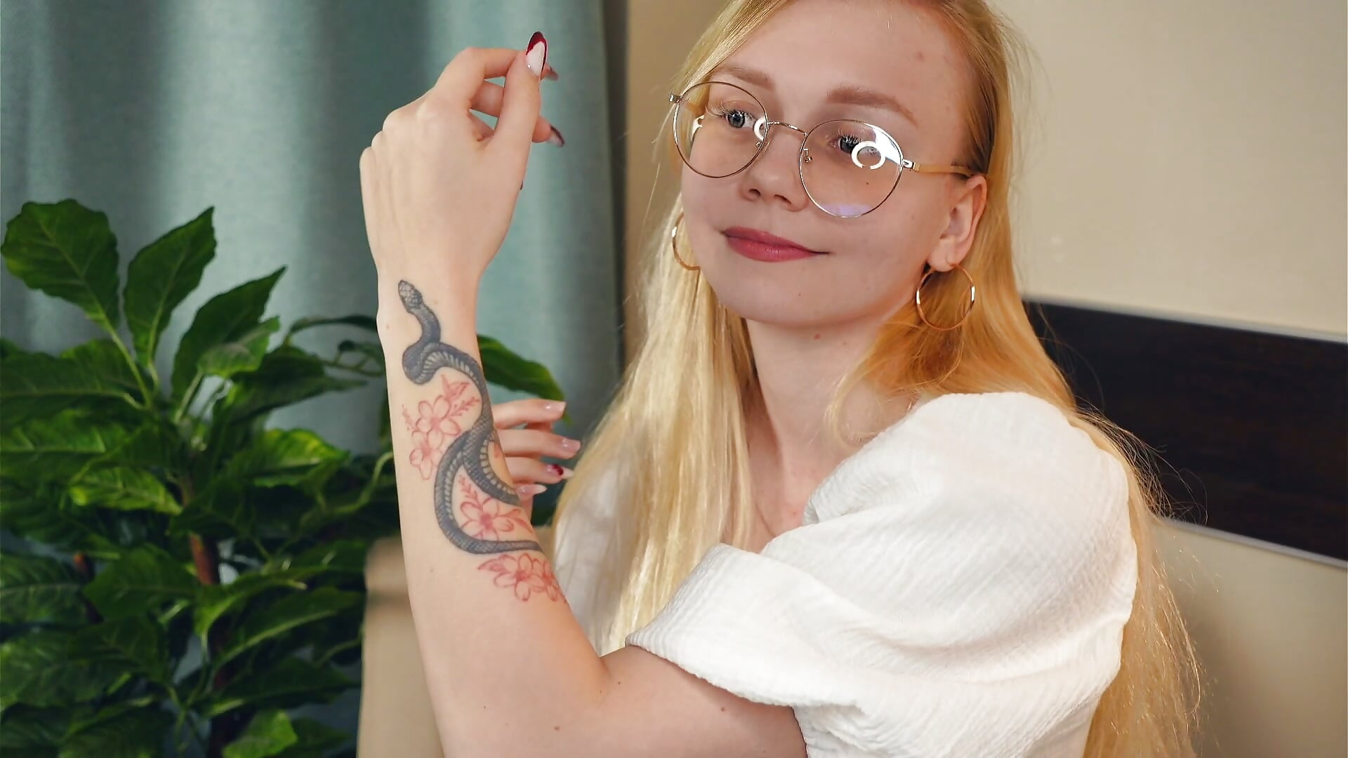 Tattoe - video av UnDesiga cam model