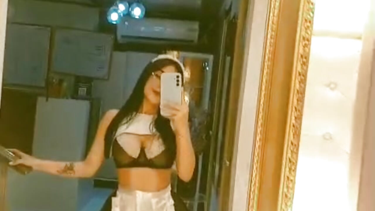 Your maid at your attention✨🖤 - video av miel_18 cam model
