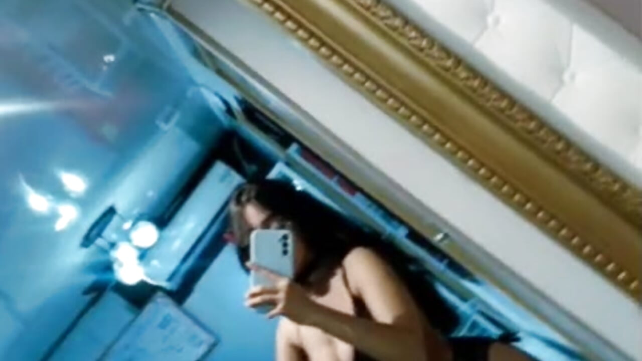 Sensual teasing 🖤－カメラキャストのmiel_18の動画