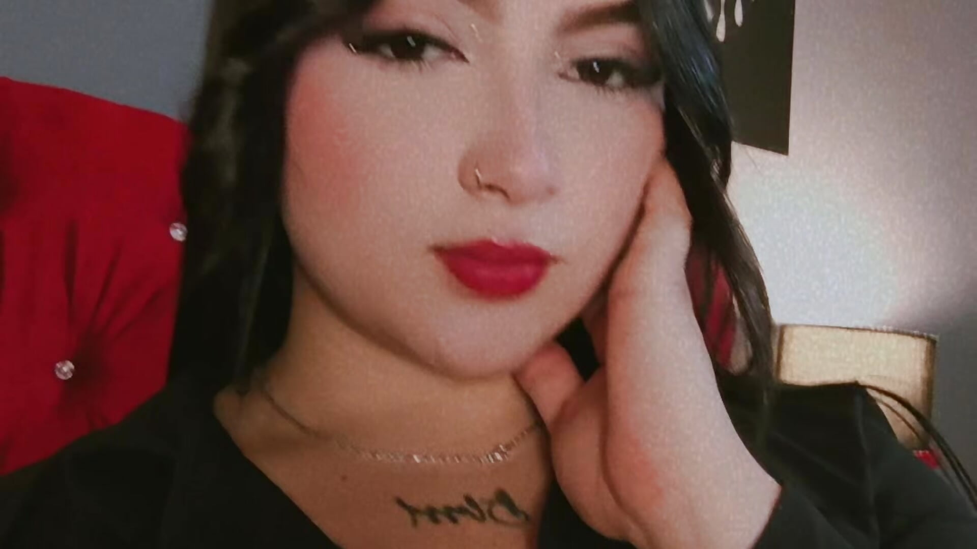 1000208167 - video by Salome-cox cam model