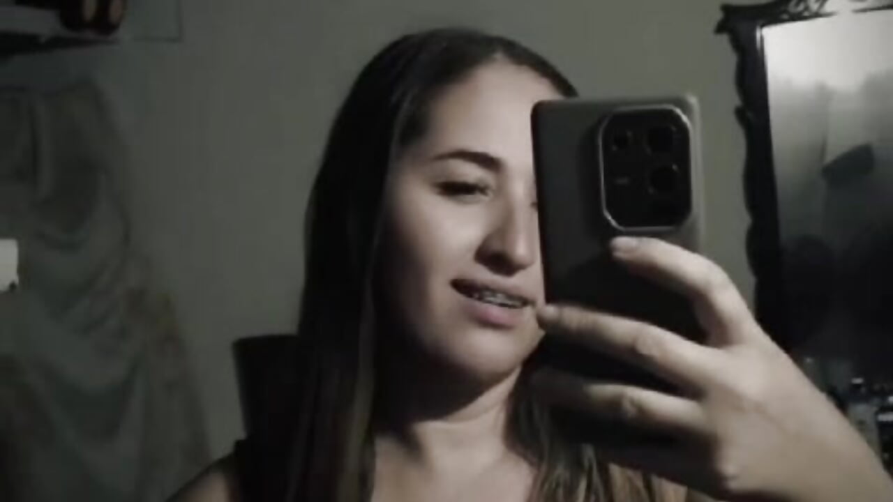 Hi my love 😈 - video by saraasm cam model