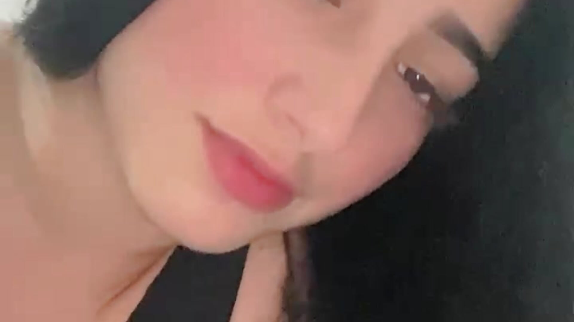 follow me bby 💋 - video by amber_bonne cam model