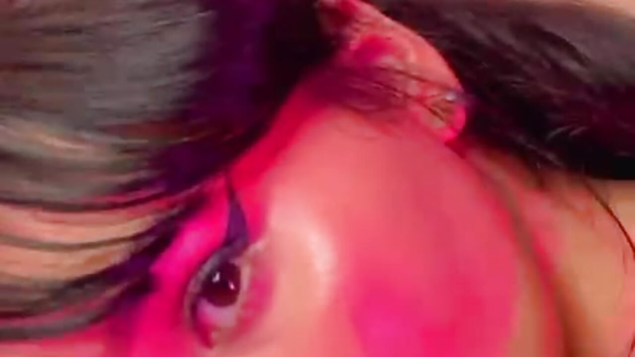 playful and flirtatious, hehehe I'm very affectionate - فيديو من carolinegrayy موديل الكام