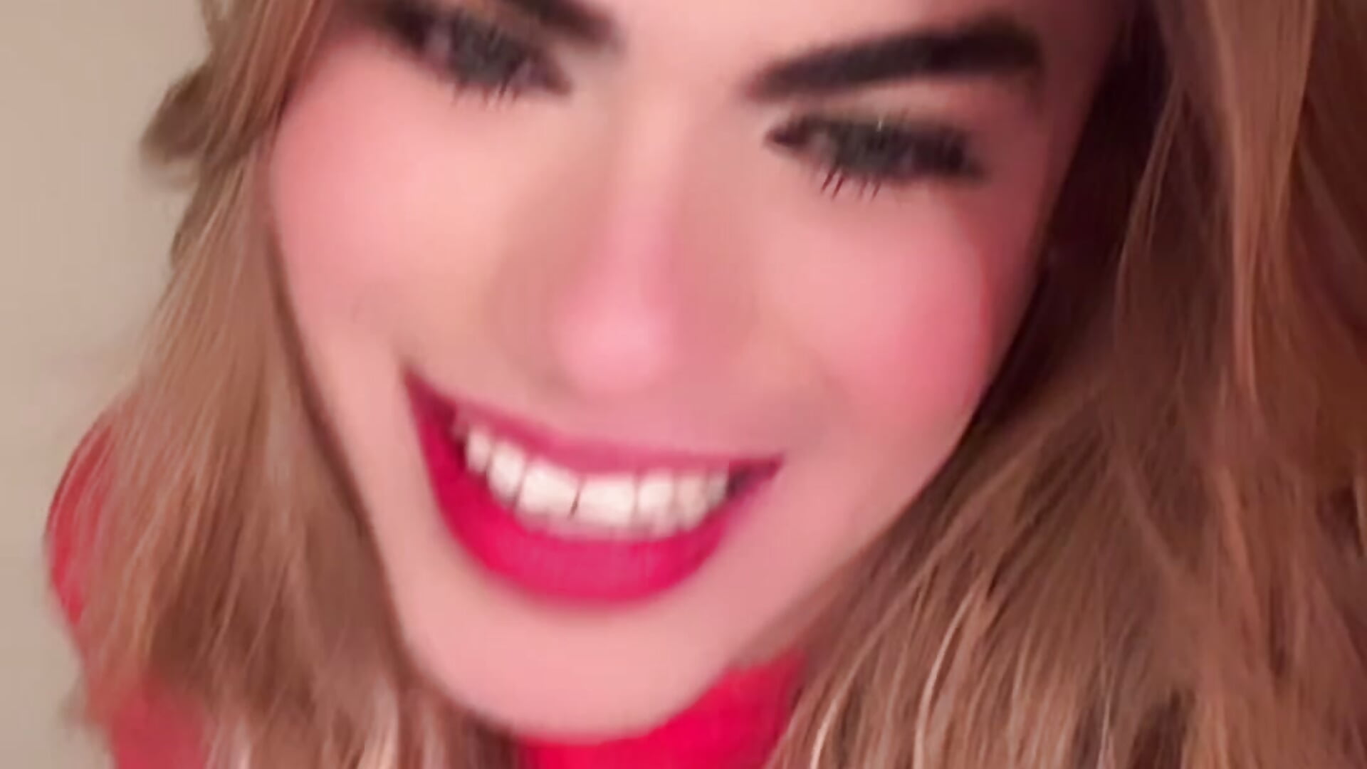 Labios rojos, apasionado - video by Tatianadelosrios cam model