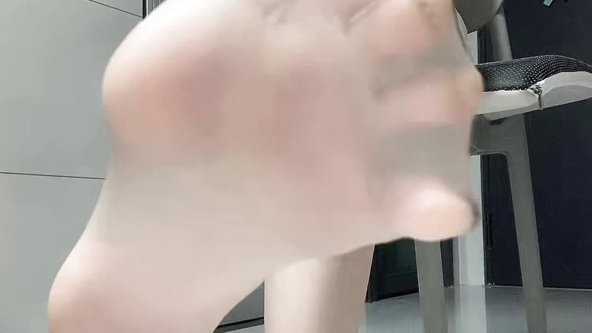 裸足肉丝足交辱骂倒计时
