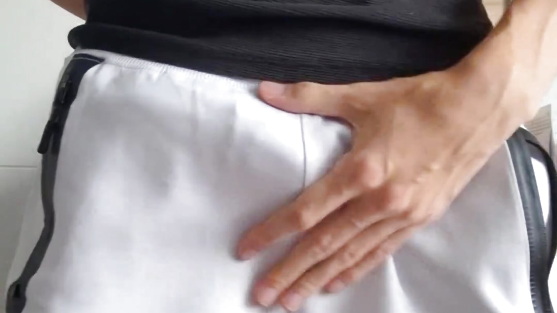 Massaging my cock – video modela na kameri HugeChart0