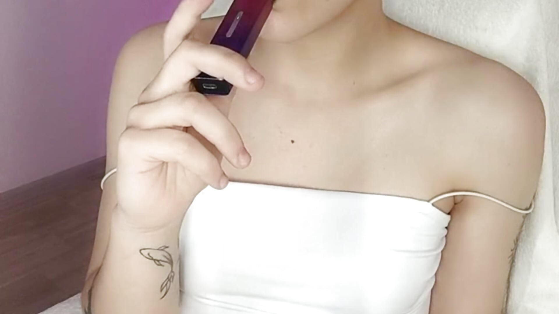 Smoking - video by Mary_Suee cam model