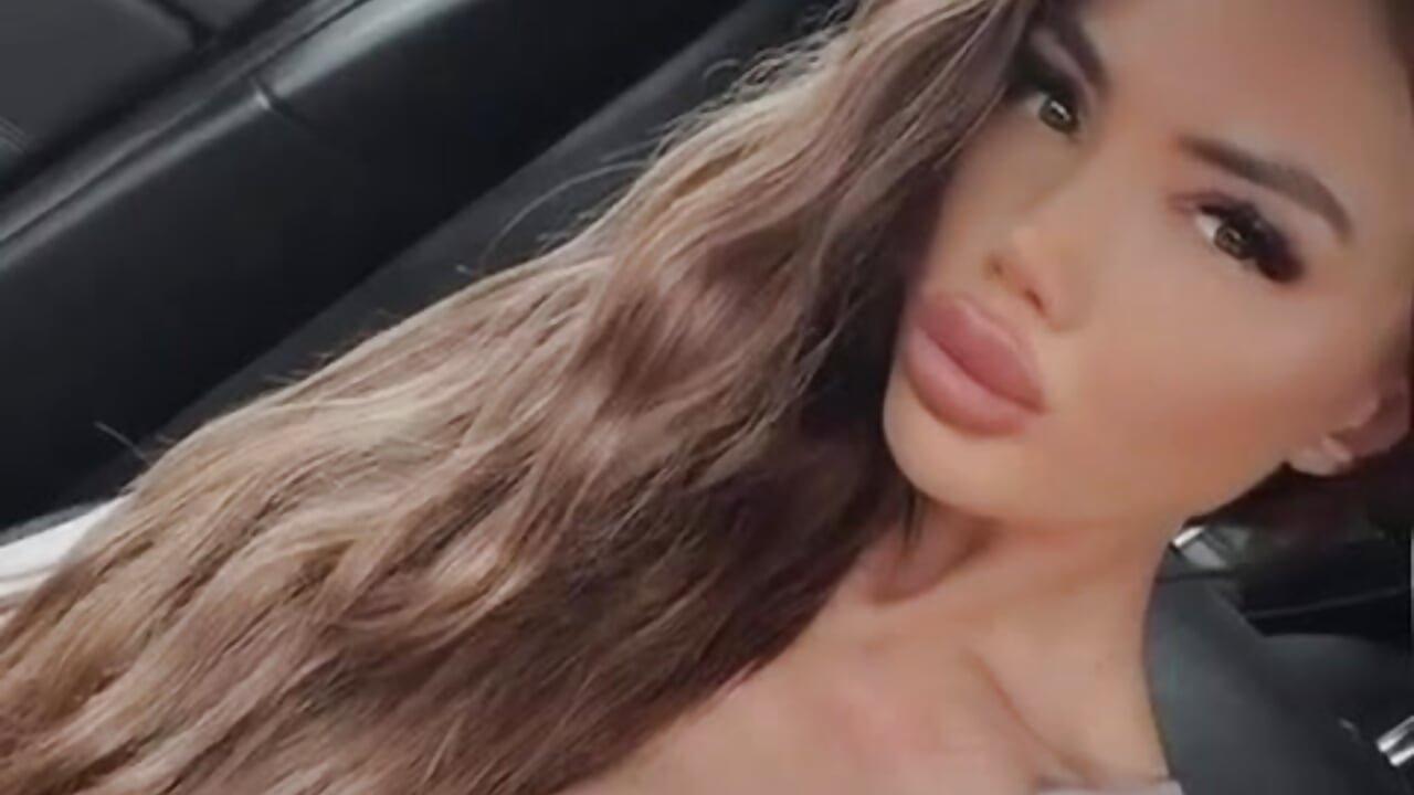 Share location - video by NicollleDiamondd cam model