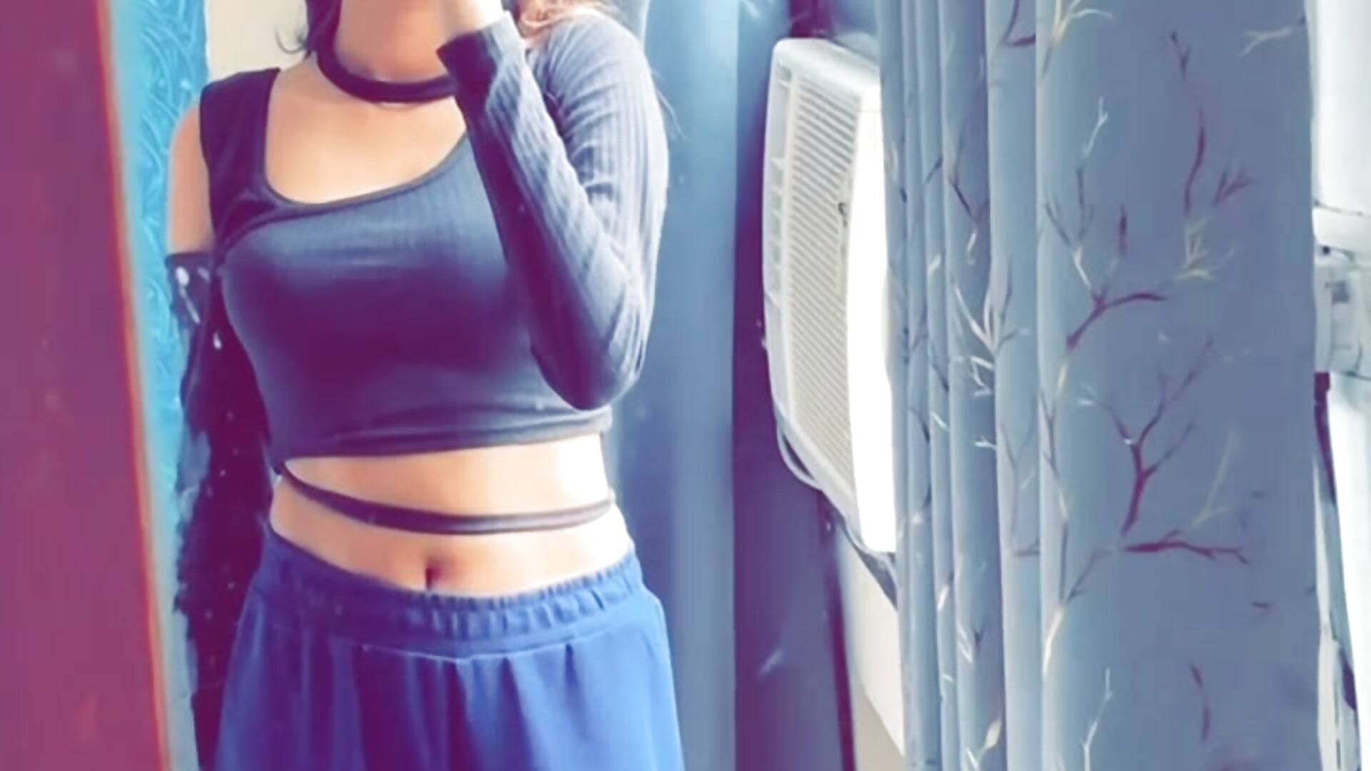 F7DC12FF-714A-4667-A1C5-4A2A0DAAA11E - video của người mẫu cam Your___Moonlight