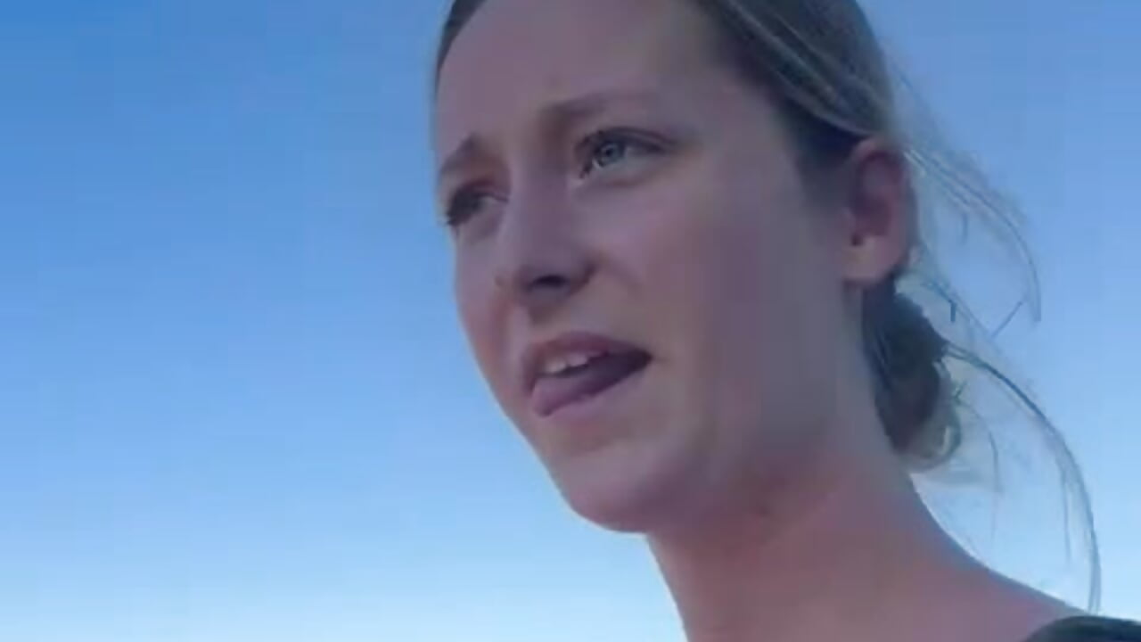 Meee xx - video by NaughtyAmore cam model