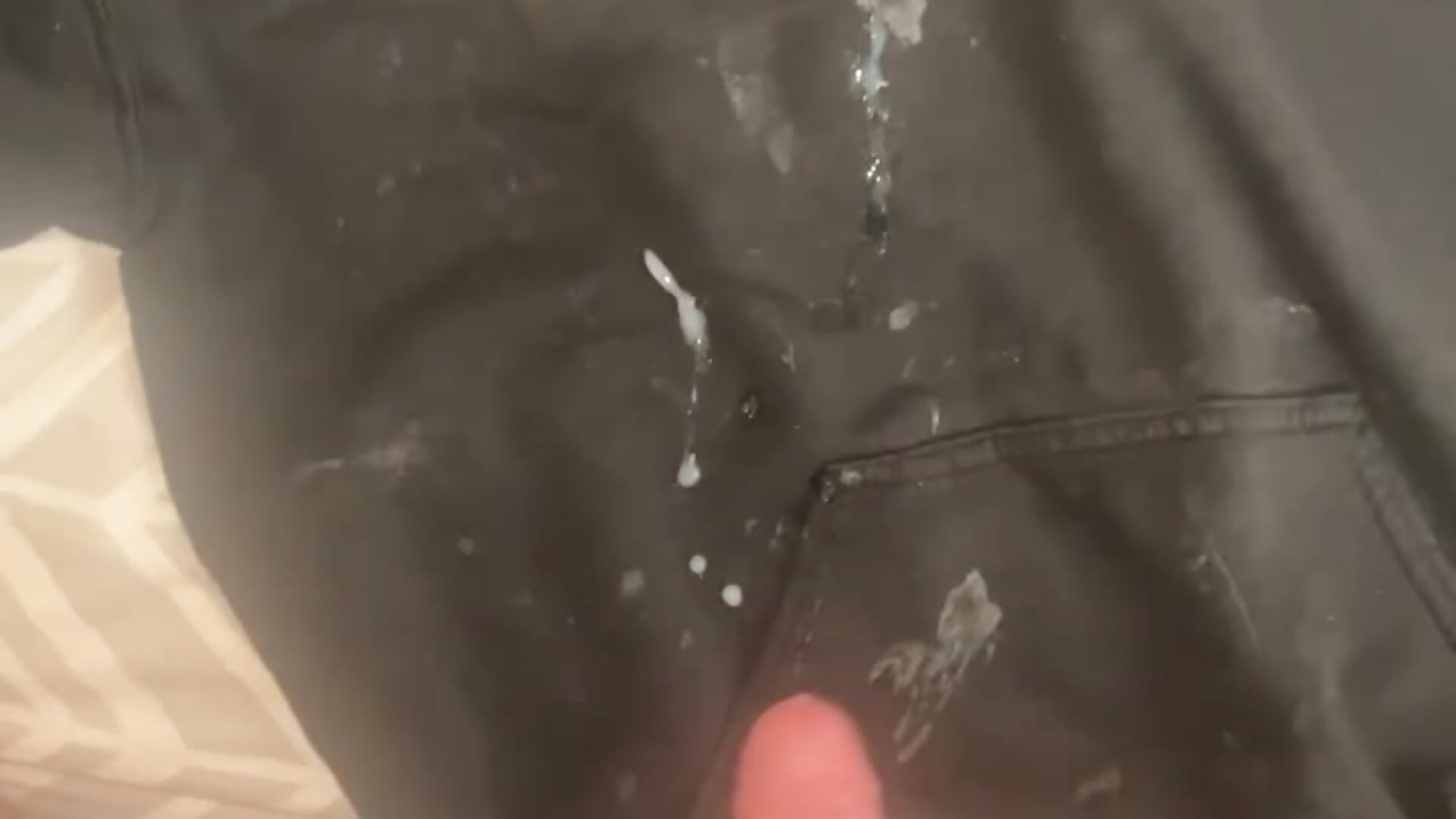Spunking on my gfs hoodie - відео від вебкаммоделі 7inchLiam
