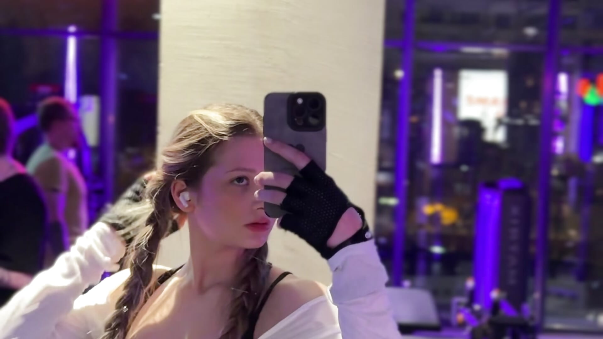 gym - video by lolly_dollyyy cam model