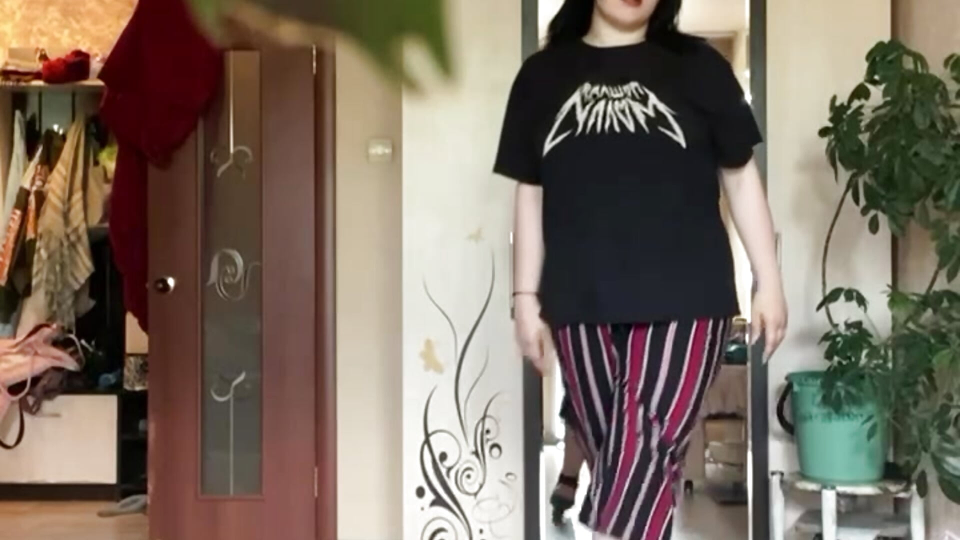 Back in black - video di Dona_Mafia modella di cam