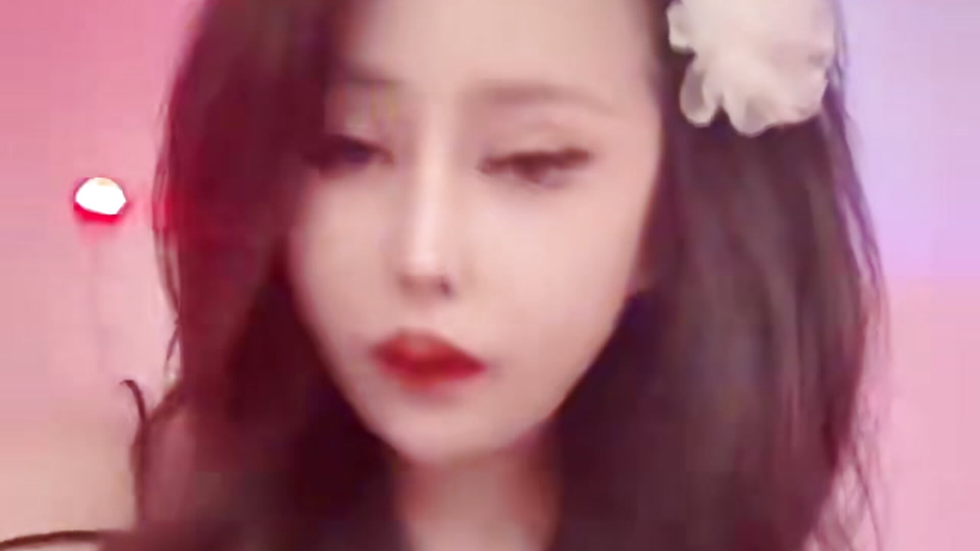 微信视频2025-11-10_150746_687 - video by xuebaby76 cam model