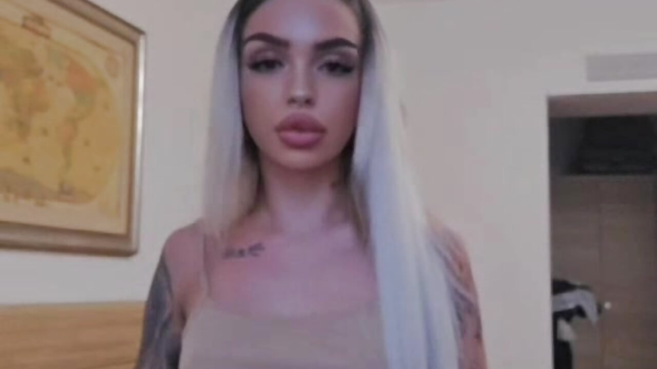 Just enough to make your eyes beg for more - video by AprilHadid cam model