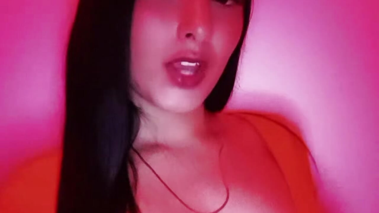 The cutest girl - video by Saraa_Evaans cam model