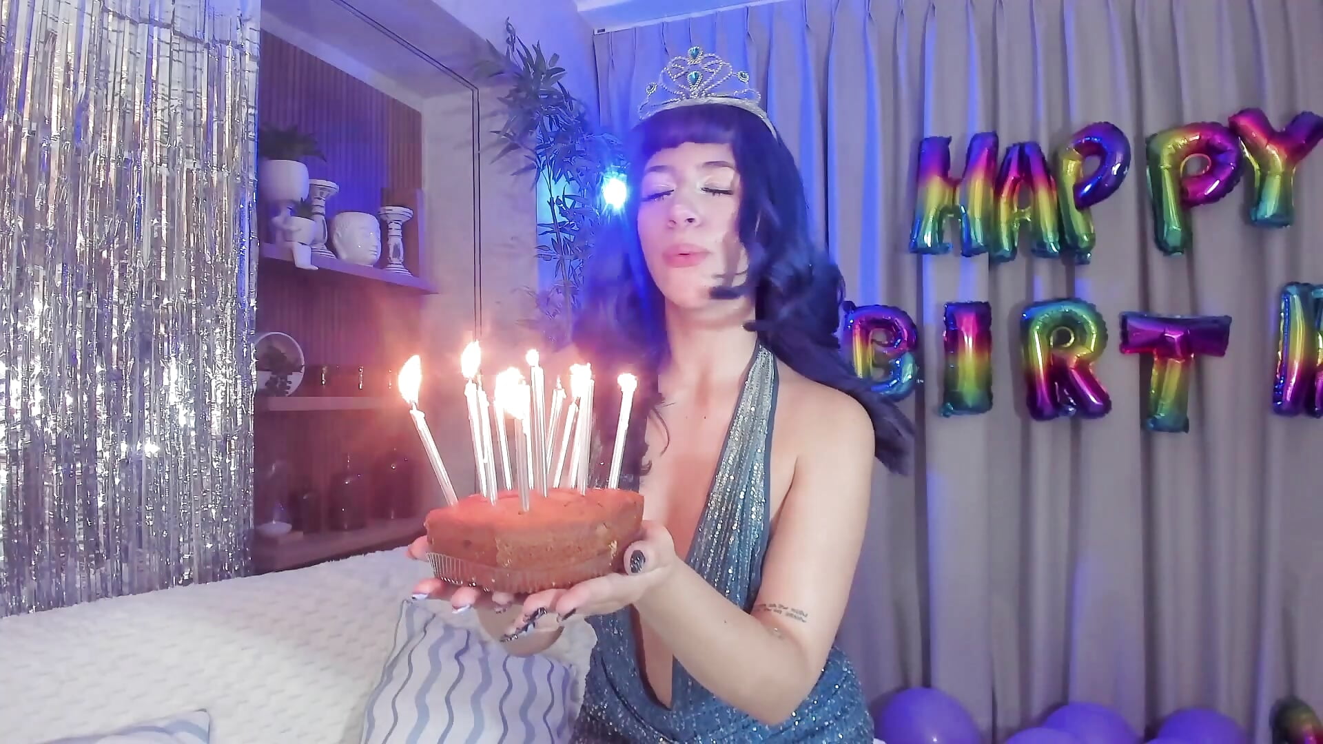 HBD TO REI! 💙👸🏼 - vídeo de la modelo de cam ReiAyanamy