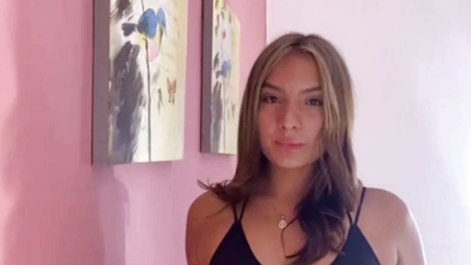 welcome to my room - video by KiikiLovee cam model