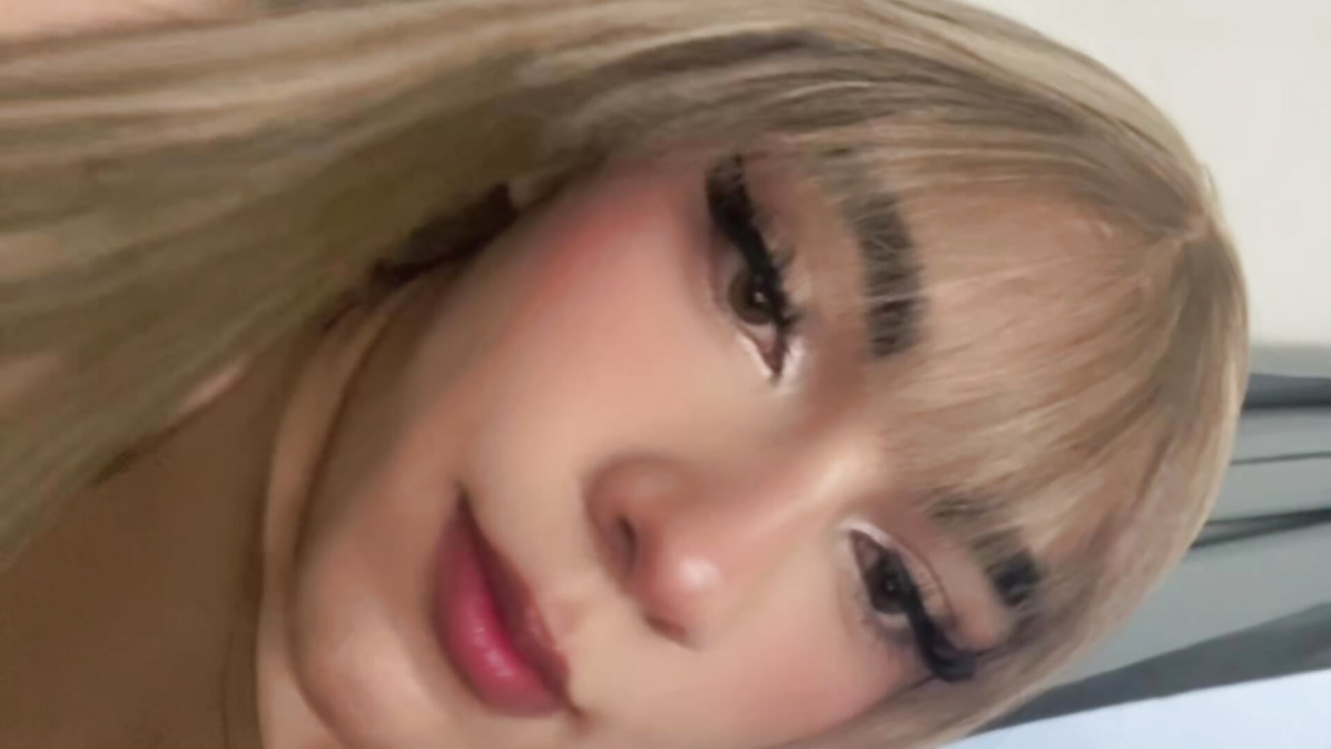 Sofi cute - video di yess__daddy_ modella di cam