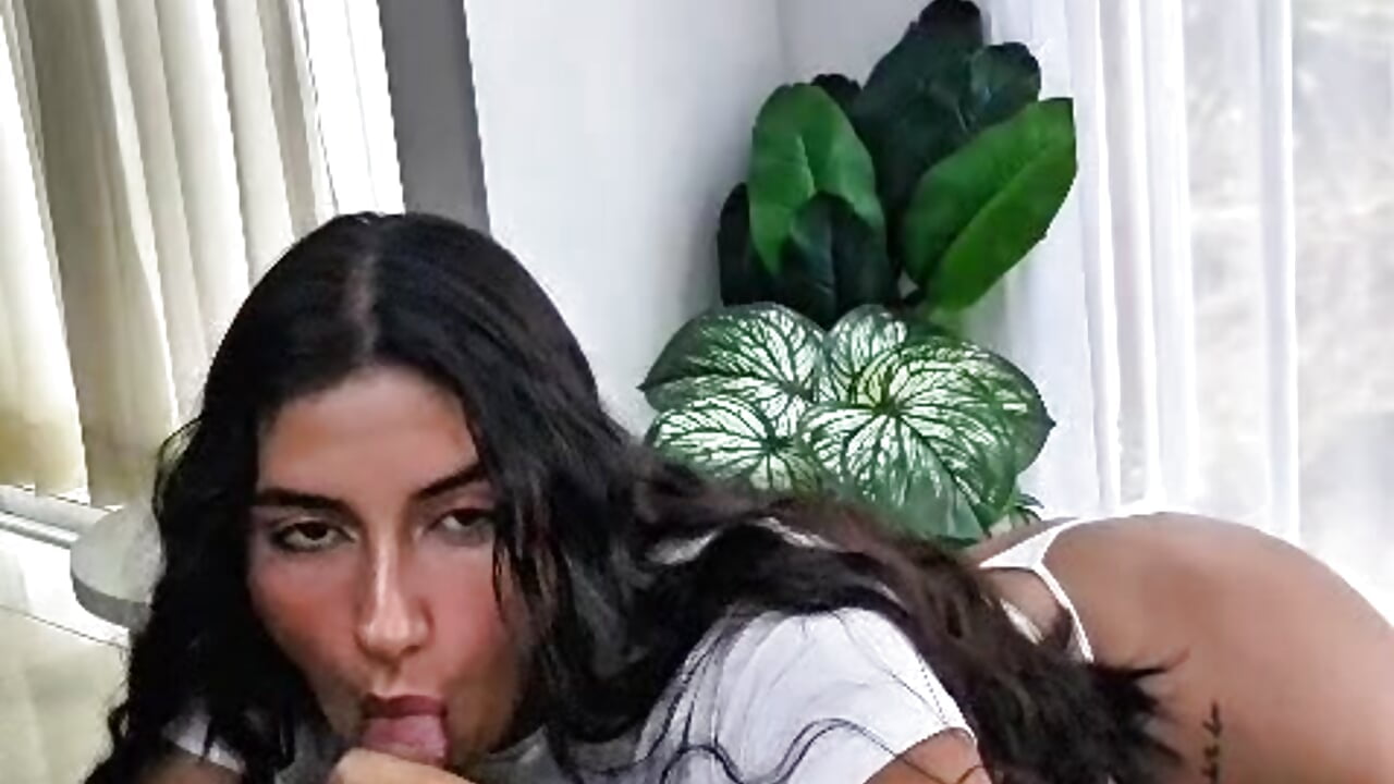 Horny Violet sucking her cock...😈