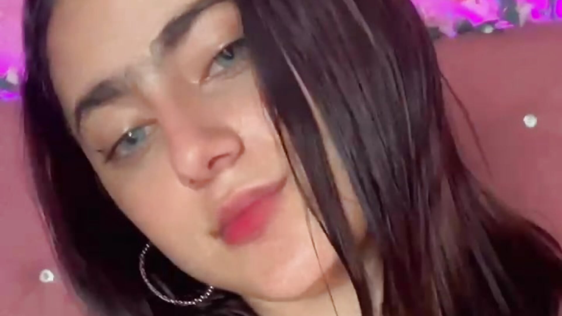 😘 - відео від вебкаммоделі jessi_bentz_