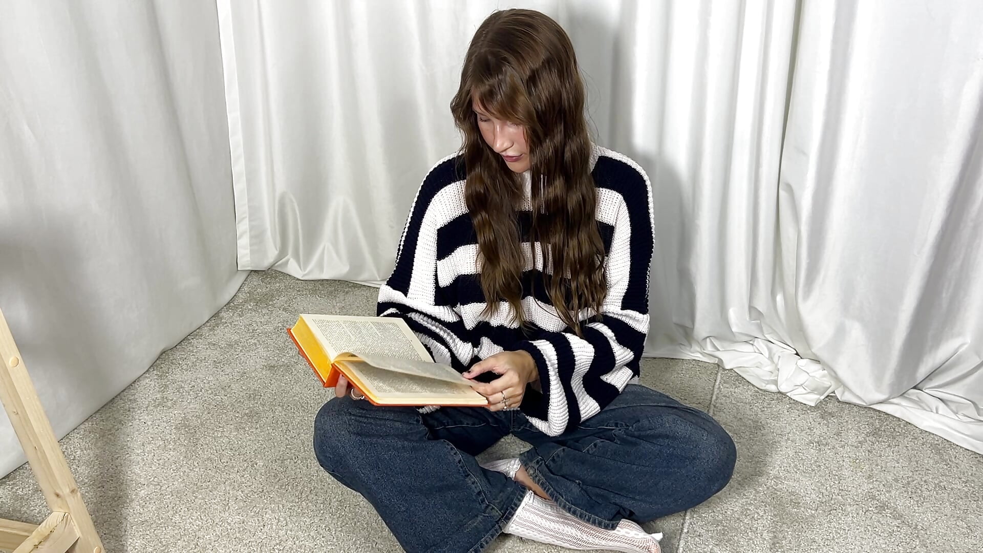 Reed book with me ? - video by YeeVella cam model