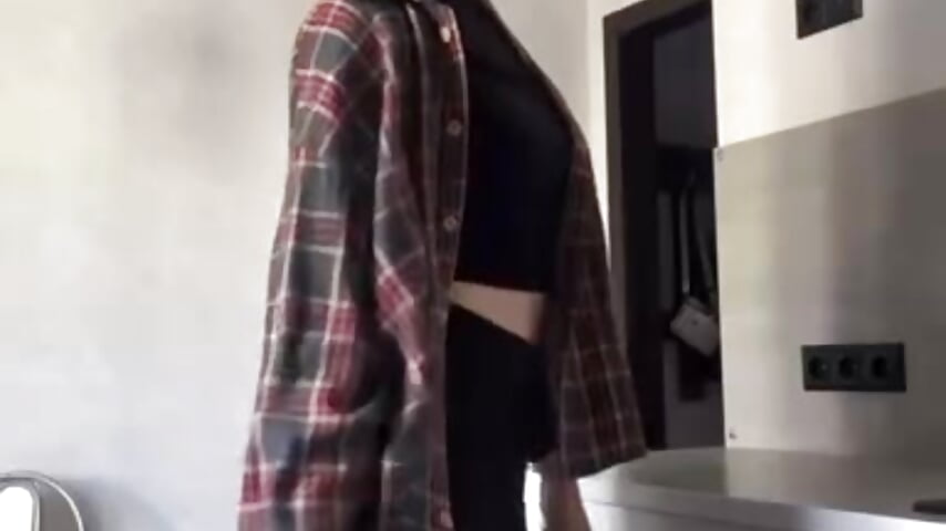 I'm dancing ^^ - video by SharonEllis cam model