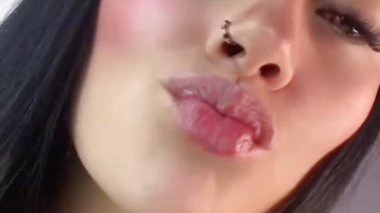 😍😍 - βίντεο μοντέλου Millie_bobby