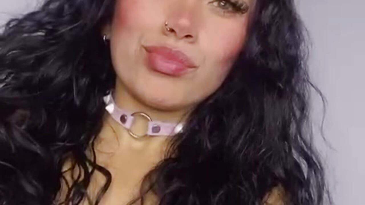 🍍❤️ - video by Millie_bobby cam model